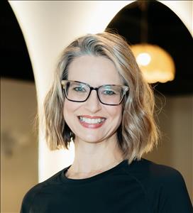 Massage Therapist Image