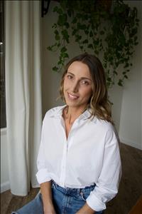 Massage Therapist Image