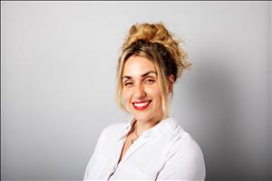 Massage Therapist Image